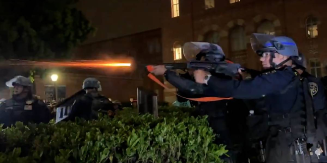 firing in restaurant (us)